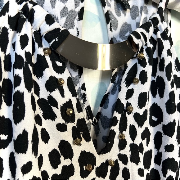 2B Bebe Womens Black & White Animal Print Sleeveless Dress Faux Gold Necklace - Picture 3 of 16